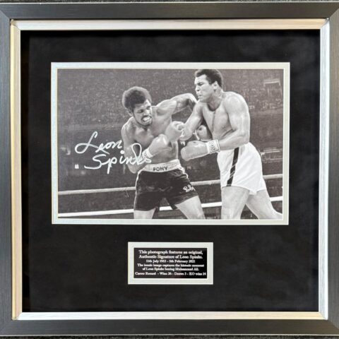 Signed Photograph of Leon Spinks